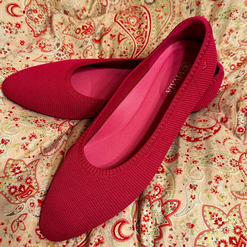 New Vivaia Hot Pink Flats Size 41